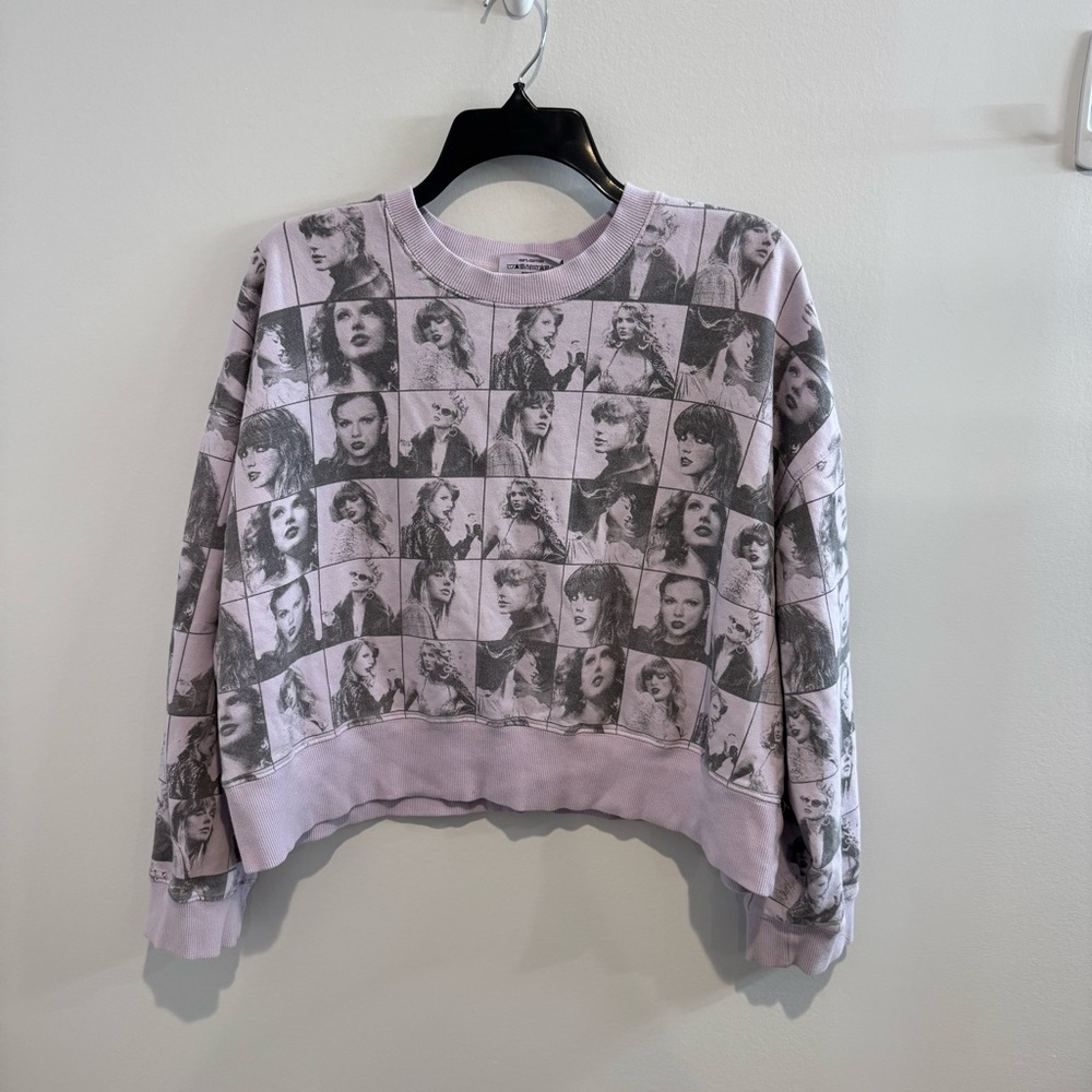 Taylor Swift The Eras Tour Cropped‎ Lavender Pullover Size Small